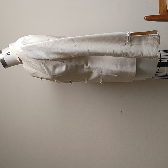 Tailored Silk Champagne Jacket Frog & Knot Closure - Picture 10 of 17